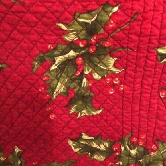 Christmas Holiday Quilted Holly Reversible Runner size 67x14 in - Picture 3 of 4